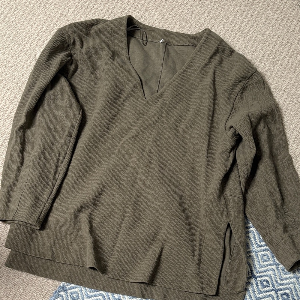 Olive Lululemon Textured V-Neck Women's Top